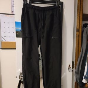 Black petite scrub pants